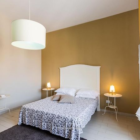 Il 49 Rooms Noto Eksteriør bilde